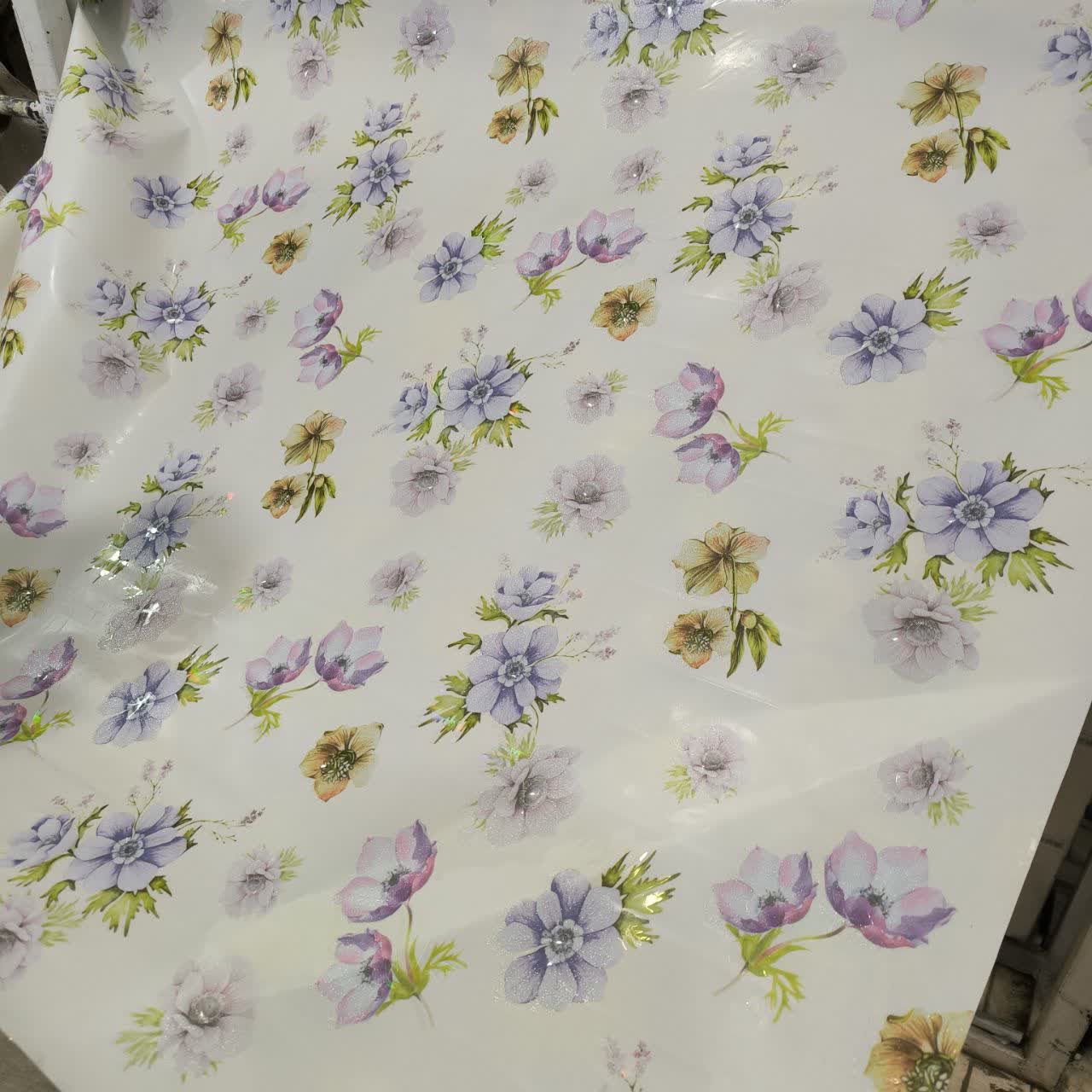 رومیزی و سفره طلقی طرح دار